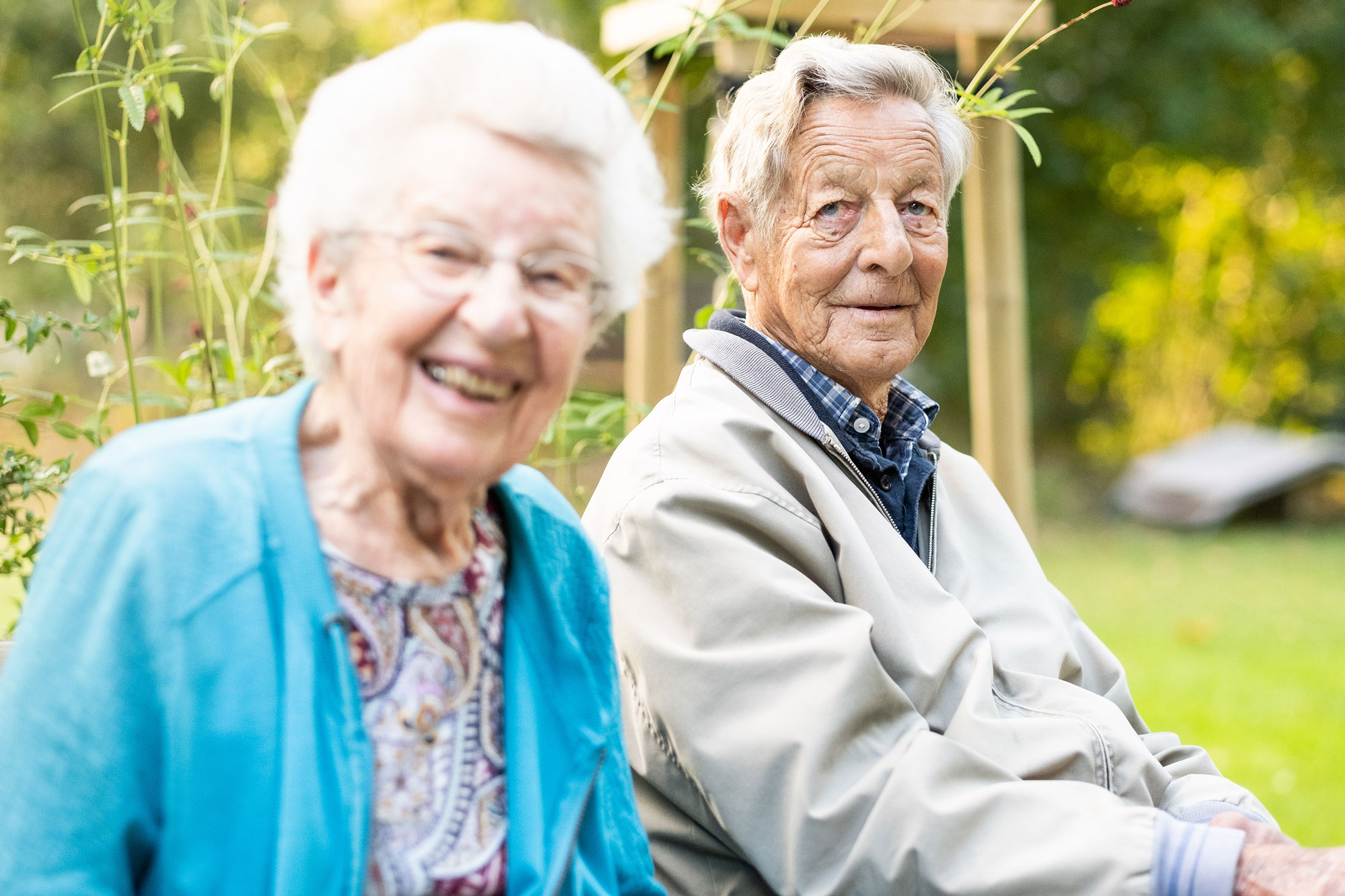 Solina AHV, Bewohnerin und Bewohner draussen